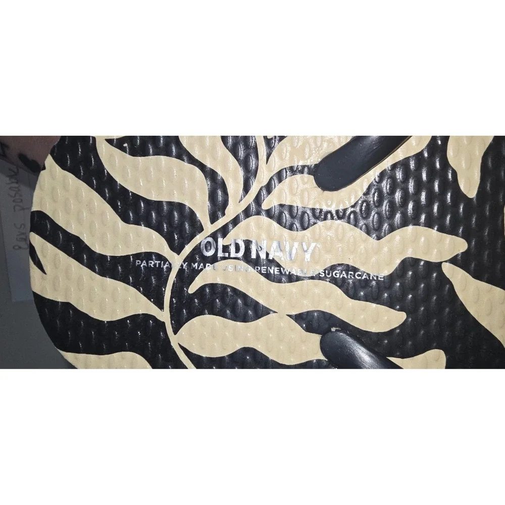 Old Navy Womens Black Cream Botanical Leaf Print Flip Flop Sandals Sugarcane